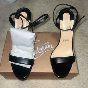 Christian Louboutin
Loubigirl 100MM Leather Sandals
